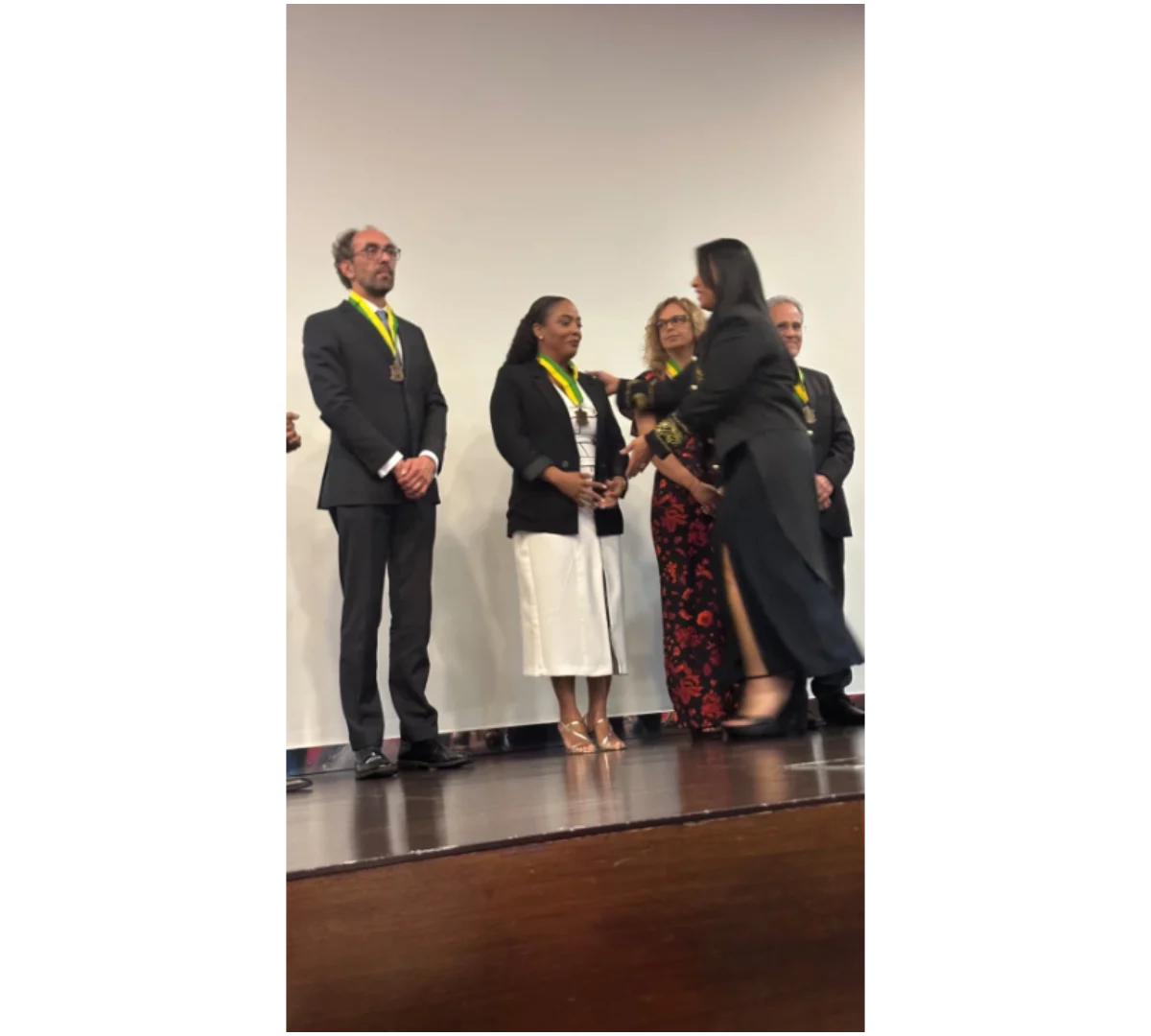 Nádia Costa recebe em Portugal a Medalha Heróis da Pátria pelo impacto social na saúde da mulher em Angola