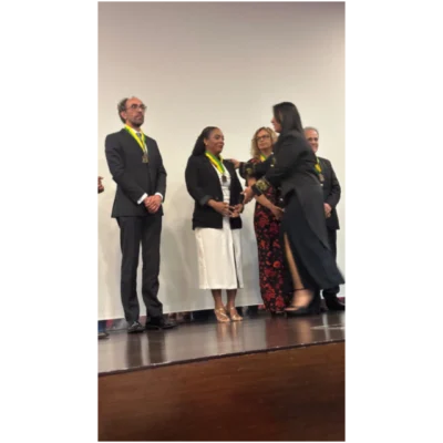 Nádia Costa recebe em Portugal a Medalha Heróis da Pátria pelo impacto social na saúde da mulher em Angola